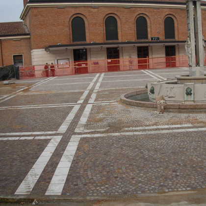 Piazza Riconoscenza – Rovigo – pavimentazione in porfido 1