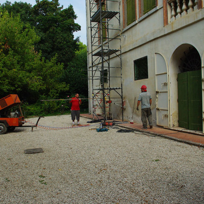 villa avezzù fratta polesine inserimento barre inox per consolidamento muratura